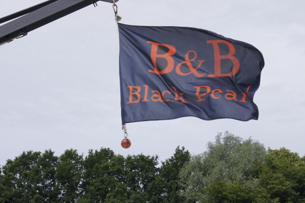 تيرينوسِن Blackpearl Boat&Breakfast المظهر الخارجي الصورة