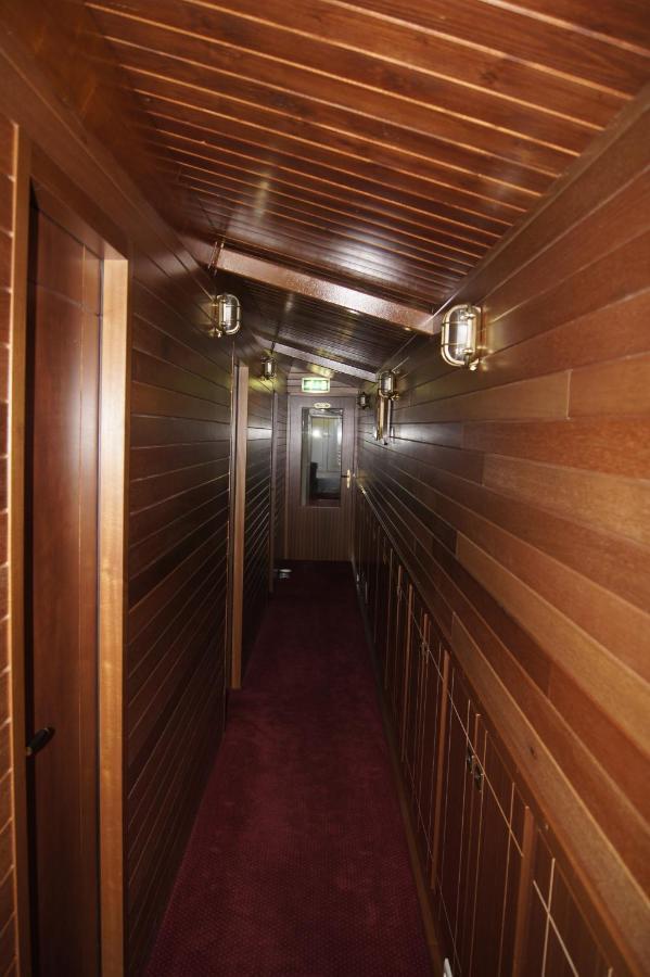 تيرينوسِن Blackpearl Boat&Breakfast المظهر الخارجي الصورة